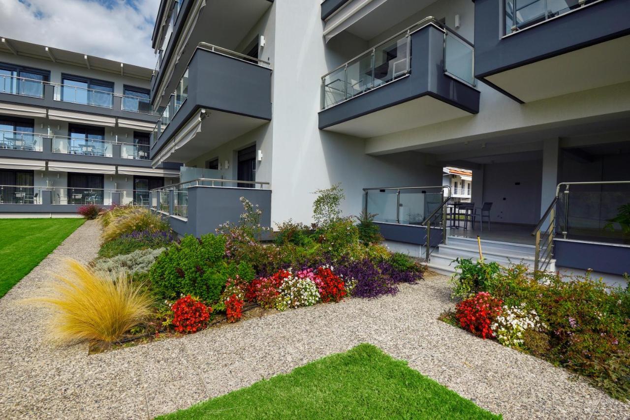 Botanica Luxury Suites Neos Marmaras Bagian luar foto