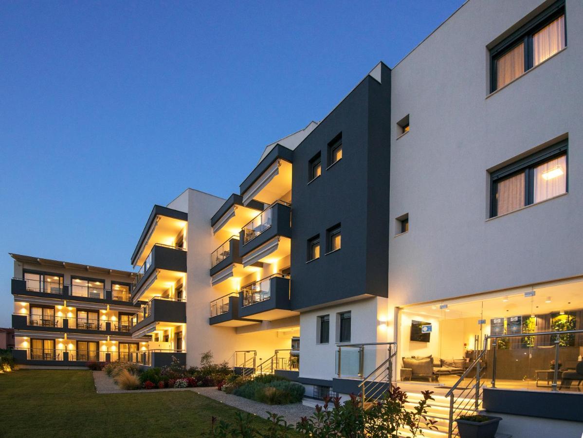 Botanica Luxury Suites Neos Marmaras Bagian luar foto