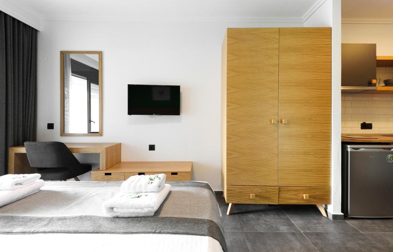 Botanica Luxury Suites Neos Marmaras Bagian luar foto