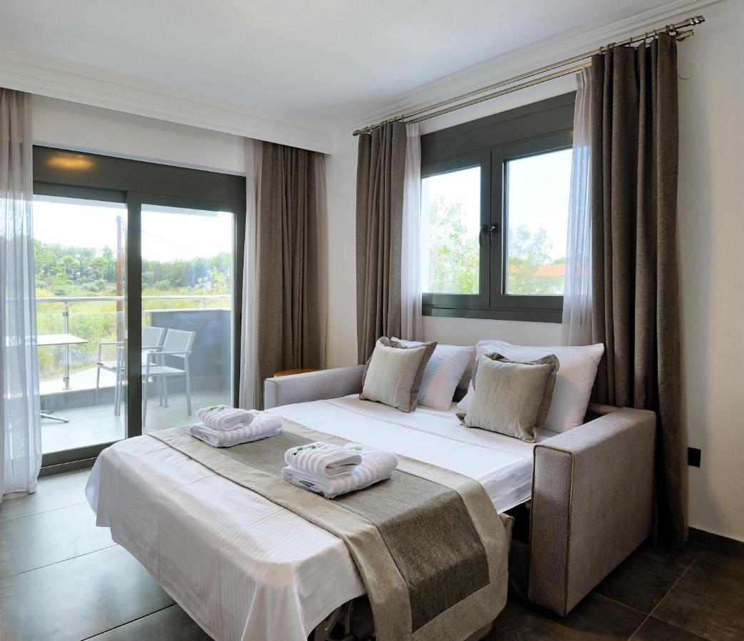 Botanica Luxury Suites Neos Marmaras Bagian luar foto